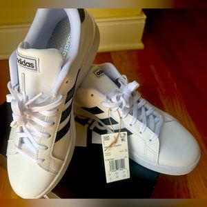Brand New Adidas Grand Court tennis shoe